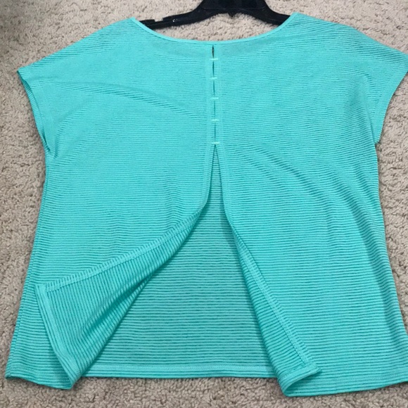 Minty top - Picture 6 of 6